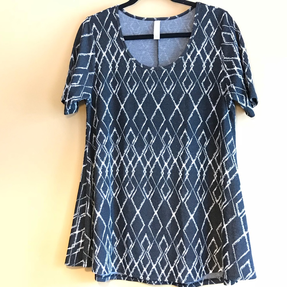 Lularoe Perfect Tee medium